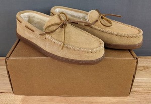 lot 41E image: Minnetonka Moccasins Mens Size 10.5 N