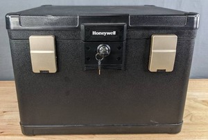 lot 94 image: Honeywell Fire Safe with 2 Keys H
