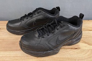 lot 55 image: New Nike Air Monarch IV Mens Size 9.5 Workout Shoes in Black H
