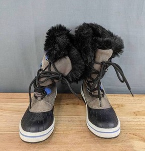 lot 120 image: New Cat & Jack Girls Nadia Brown Suede Snow Boots with Black Faux Fur Top in Size 4 H