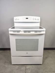 lot 41 image: GE Oven Glass Flat Top Model JB640DF2WW H