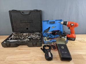 lot 215 image: Weller Soldering Gun, Black & Decker Cordless DrillDriver, Assorted Tools (Clamp Meter, Socket Set, and More) H