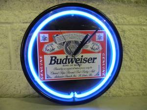 lot 2 image: VINTAGE BUDWEISER BEER NEON LIGHTED CLOCK - WORKS - Nice Condition - FANTASTIC PIECE - APPROX 15 - SEE PICTURES