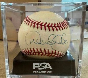 Authenticated and Certified Signed Baseball Derek Jeter New York Yankees