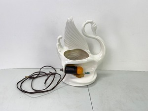 lot 214 image: 1950s White Swan TV LampPlanter