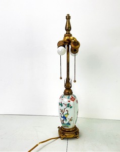 lot 215 image: Antique Hand Painted Porcelain Lamp