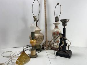 lot 189 image: VINTAGE 1950 CHARLIE CHAPLIN DRUNK MAN ON LAMP POST AND OTHER LAMPS