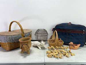 lot 61 image: SMALL ANIMALS MADE IN GERMANY, ELEPHANT WICKER BASKET WITH OTHERS, METAL BASKET DECOR AND MORE