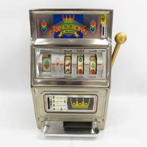 lot 53 image: Vintage Waco Casino Crown Novelty Slot Machine Working