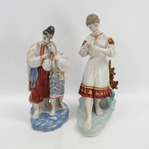 lot 82 image: Pair of Vintage Ukrainian Porcelain Statues Girl with Flower & Dream Couple