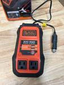 lot 33 image: BLACK  DECKER 500 Watt Power Inverter