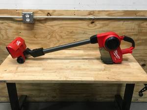 lot 37 image: Milwaukee M18 FUEL Cordless Compact Hand Vacuum Cat. NO. 0940-20