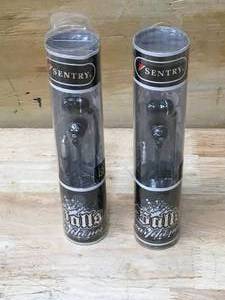 lot 44 image: Lot of 2 - Sentry Balls Earphones