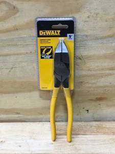 lot 53 image: DEWALT 9 in. Linesman Pliers