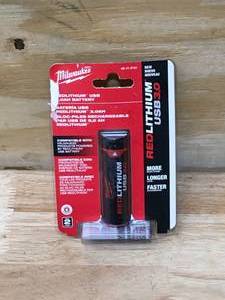 lot 54 image: Milwaukee REDLITHIUM USB 3.0AH Battery