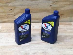 lot 56 image: Lot of 2 - AUTO TRANSMISSION FLUID ATF4 VALVOLINE 1QRT