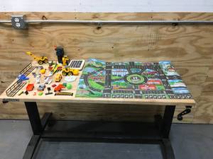 lot 92 image: City Play Set