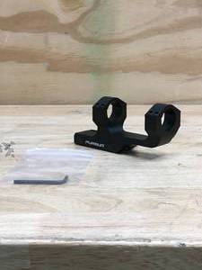 lot 111 image: Pursuit Cantilever Mount - 1