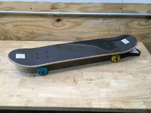 lot 148 image: Ten Eighty Skateboardz 31 Starter Skateboard