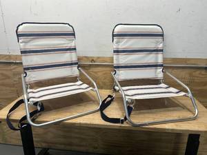 lot 164 image: Lot of 2- Beach Chairs with Carrying Strap