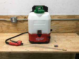 lot 182 image: Milwaukee-2820-20 M18 SWITCH TANK 4 Gallon Backpack Sprayer (Tool Only)