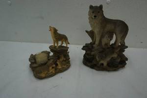 2 Mama Wolf Figures with Babies