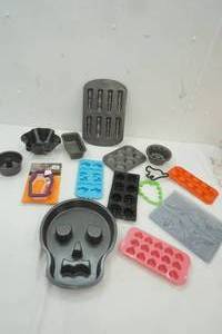 Silicone and Tin Baking PansMolds