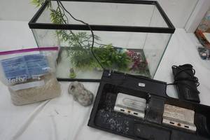 5 Gallon Fish Tank with accessories