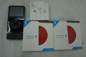 iPod 30GB, iPod Earbuds and 2 charging ports