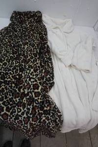 2 Womens Bath Robes