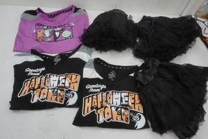 Nightmare Before Christmas 2 Pieces 3XL Costumes, 1XL and 3 skirts