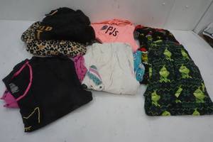 Variety of Womens 2XL PJs