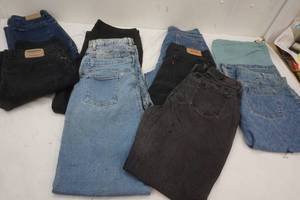Variety of Womens sizes 14-16 used Jeans, Scrub bottoms & Denim Skirt