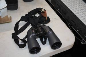 lot 794 image: WindRiver Binoculars