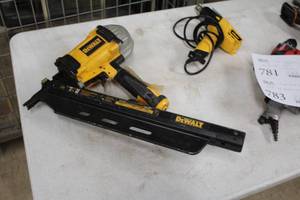 lot 783 image: DeWalt D51850 2-3-12 Air Full Round Head Framing Nailer