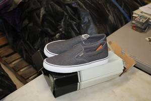 lot 818 image: Lugz 10-12 Mens Shoes