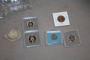 lot 802 image: Lot of (6) Collectible Coins - 1952 Half Dollar, 1988 Quarter, 1988 Dime, 1972 Penny, 1954 Nickel, 1935 Nickel