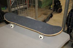 lot 843 image: Globe Skateboard
