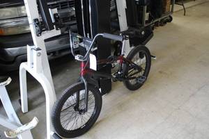 lot 862 image: Kink 16 Boys BMX Bike 11 RedBlack Frame