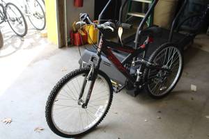 lot 865 image: Next PX6.3 22 Mens Trail Bike 18 RedBlackWhite Frame