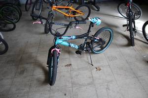 lot 852 image: Kent Tempest Pro 20 16 Boys Single-speed BMX Bike 12 GreenBlueBlackWhite Frame
