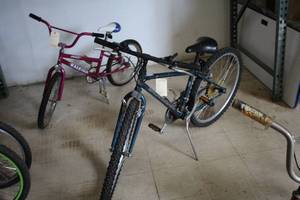 lot 850 image: Schwinn 22 Mens Trail Bike 16 GreenBlack Frame