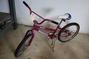 lot 849 image: Raleigh Jazzi 16 Girls Single-speed BMX Bike 12 Pink Frame