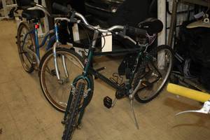 lot 875 image: Schwinn Sierra 22 Mens Trail Bike 20 GreenSilverBlack Frame