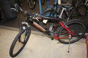 lot 880 image: Vortex Motiv 22 Mens Trail Bike 18 BlackSilverRedYellow Frame