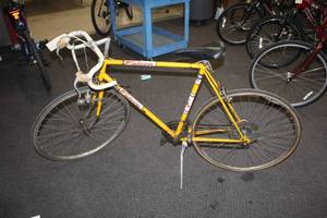 lot 886 image: Falcon 26 Mens 10-speed Street Bike 24 YellowWhiteRed Frame