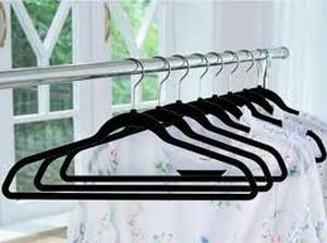 lot 7 image: Flocked Hangers - 50 packs