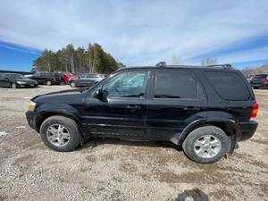2005 Ford Escape Limited - AWD