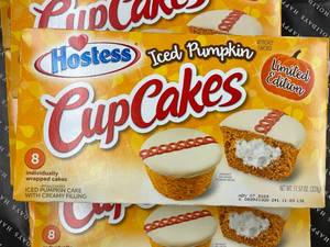 lot 136 image: Hostess Iced Pumkin Cup Cakes 6 Boxes