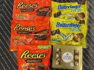 lot 279 image: Candy Bundle